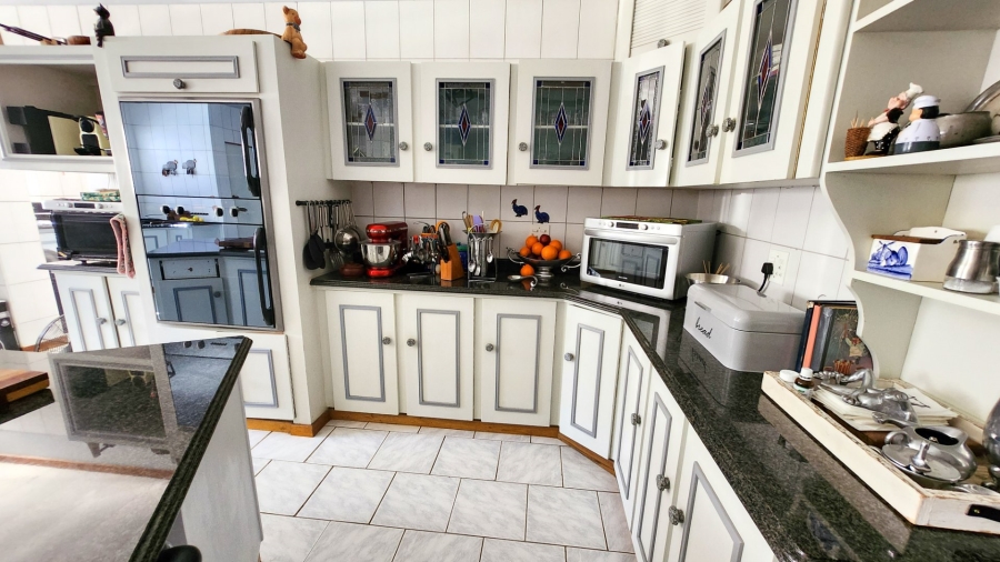4 Bedroom Property for Sale in Wilkoppies North West